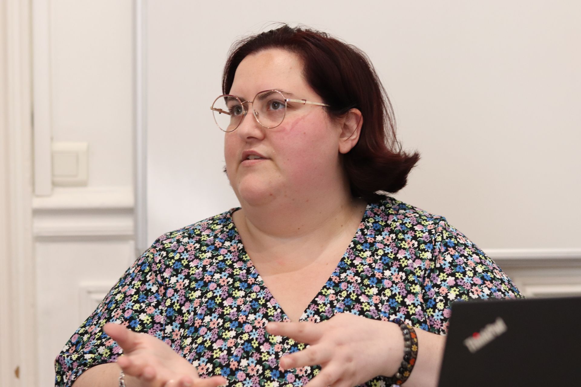 Diana Malabard animant l'atelier